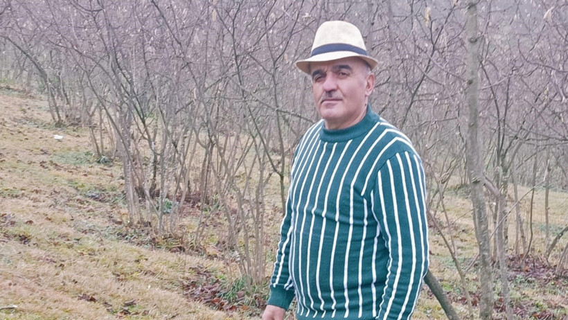 ‘Müslüman çam ağacı süslemez' deyip, fındık bahçesini süsledi - Resim : 1