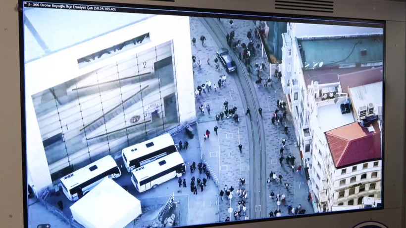 İstiklal Caddesi'nde yılbaşı yoğunluğu - Resim : 3