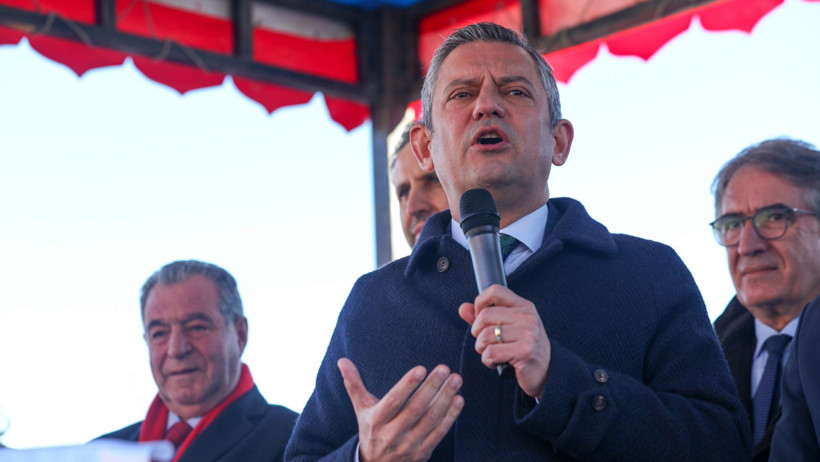 Özgür Özel, Erdoğan'a yüklendi: Sokaktan kaçıyor, salon siyasetçisi olmuş - Resim : 1