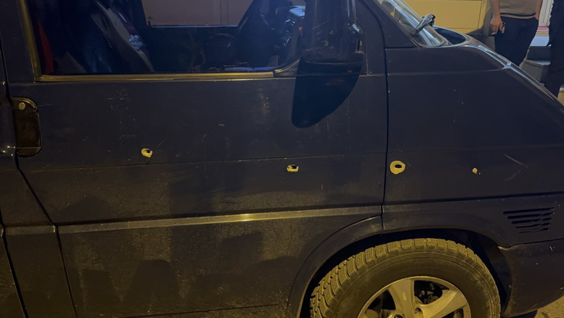 İstanbul’da sokak ortasında silahlı saldırı: 2 yaralı - Resim : 1