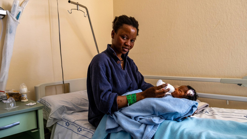 Mülteci teknesinde doğum yapan kadın ilk kez konuştu - Resim : 2