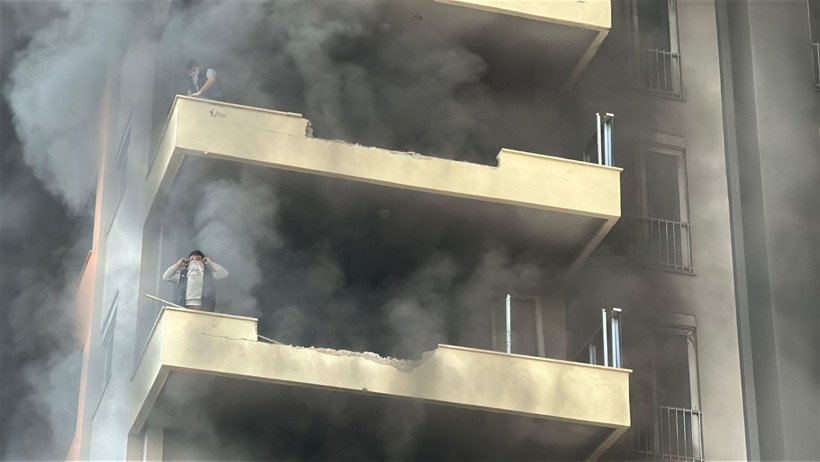 Otel inşaatında yangın: Mahsur kalan işçiler kurtarıldı - Resim : 1