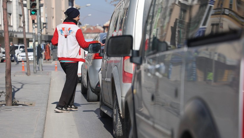 Sıra dışı dilenci! Anlık yaşıyorum, işimi aşkla yapıyorum - Resim : 2