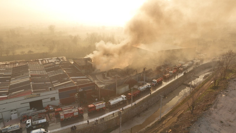 Bursa'da fabrika yangını: Dumanlar şehri sardı - Resim : 2