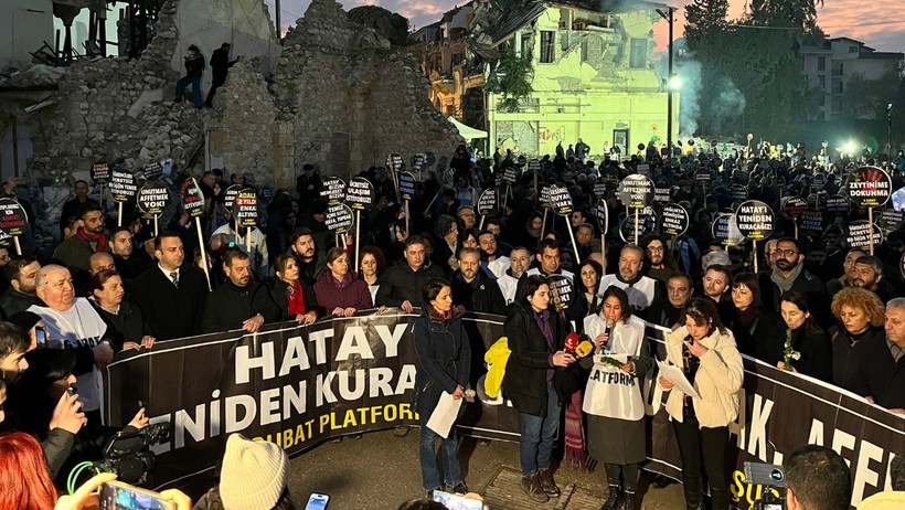 Hatay, deprem kayıpları için yürüdü - Resim : 2