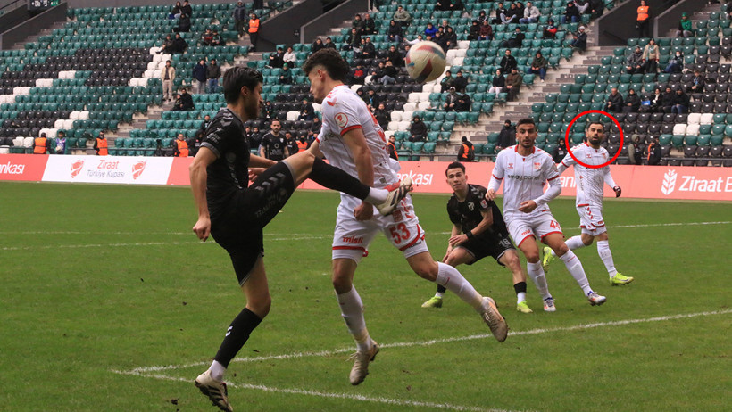 Akılalmaz hata: Sivasspor'a 'hükmen mağlubiyet' cezası - Resim : 1
