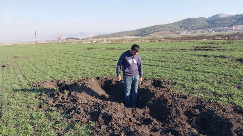 Tüfekle 'domuz' nöbeti: Tarlalarını koruyamazlarsa ekime son verecekler - Resim : 2