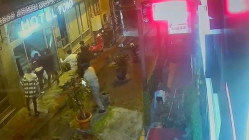 Çıkarıldığı oteli bastı, işletmeci ateş açtı: 3 yaralı - Resim : 1