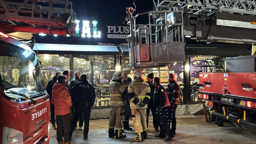 Yedinci kattan kafeye düştü - Resim : 2