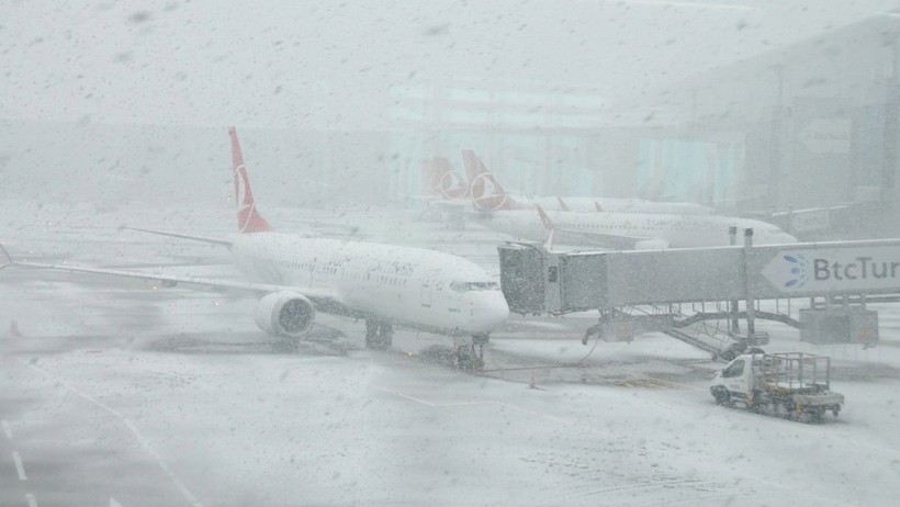 İstanbul Havalimanı'nı beyaza büründü - Resim : 1