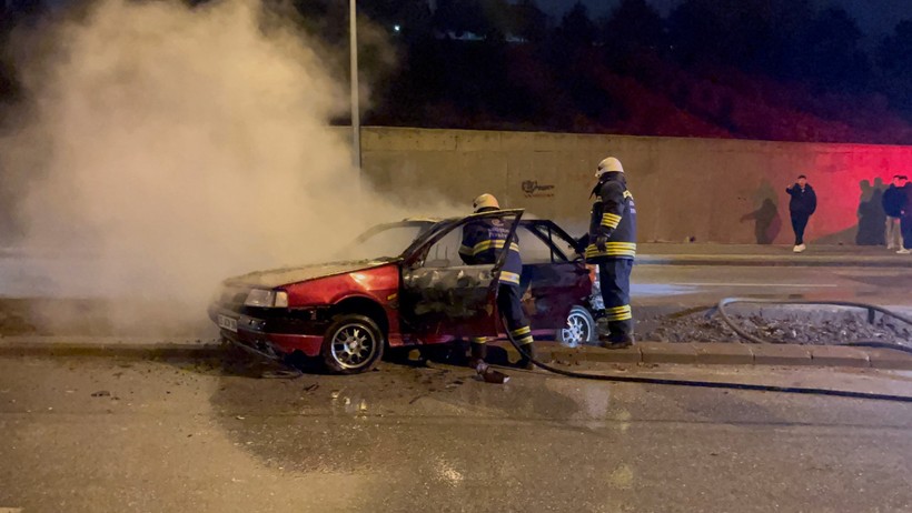 Yakıt aldıktan hemen sonra aracı alev aldı, canını zor kurtardı - Resim : 1