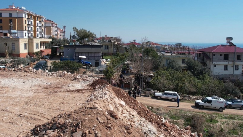 Kül dökerken tonlarca molozun altında kaldı - Resim : 1