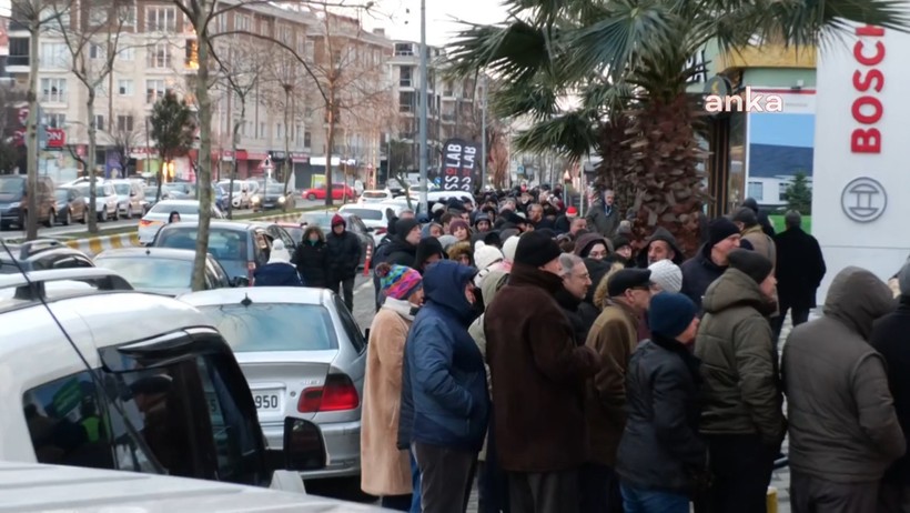 Şafak vaktinde bir kilo kıyma için sıraya girdiler: Eksi 7'de sabır kuyruğu! - Resim : 5