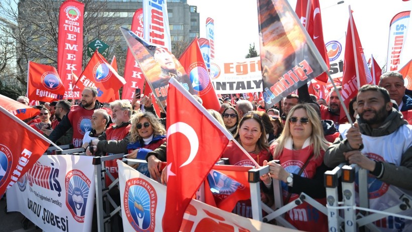 Öğretmenler tarikatlara karşı ayakta - Resim : 5