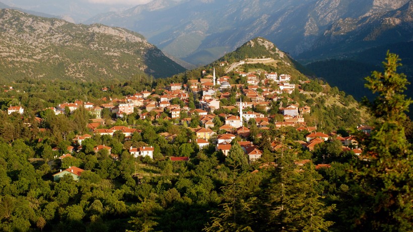 Bakan Ersoy'un köyünde imar krizi - Resim : 1