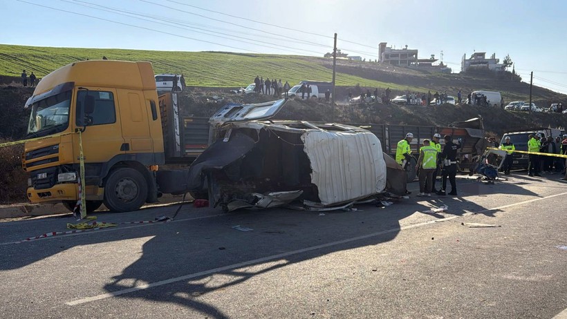 Hatay'da feci kaza: 6 ölü, 8 yaralı - Resim : 2