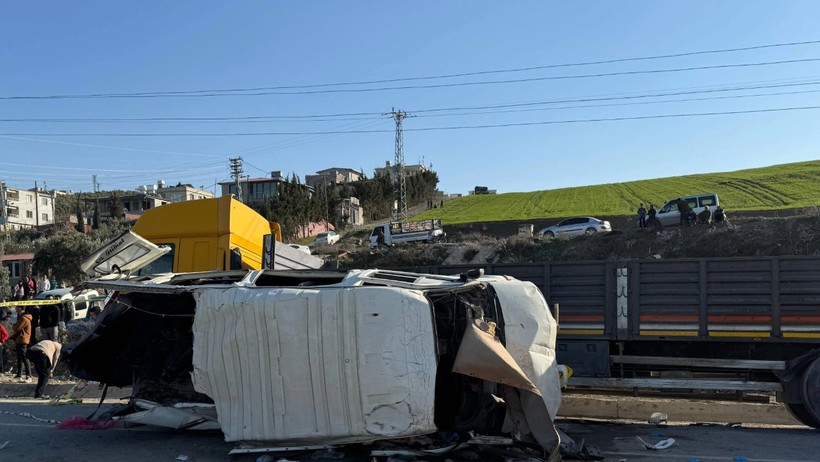 Hatay'da feci kaza: 6 ölü, 8 yaralı - Resim : 1