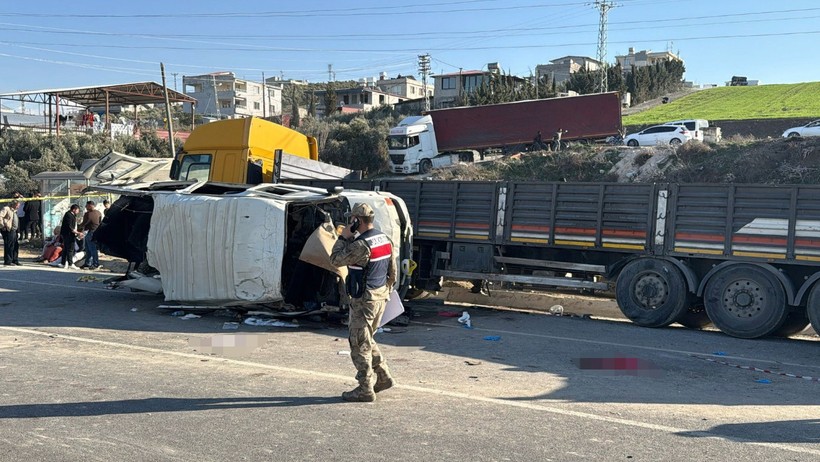 Hatay'da feci kaza: 6 ölü, 8 yaralı - Resim : 3