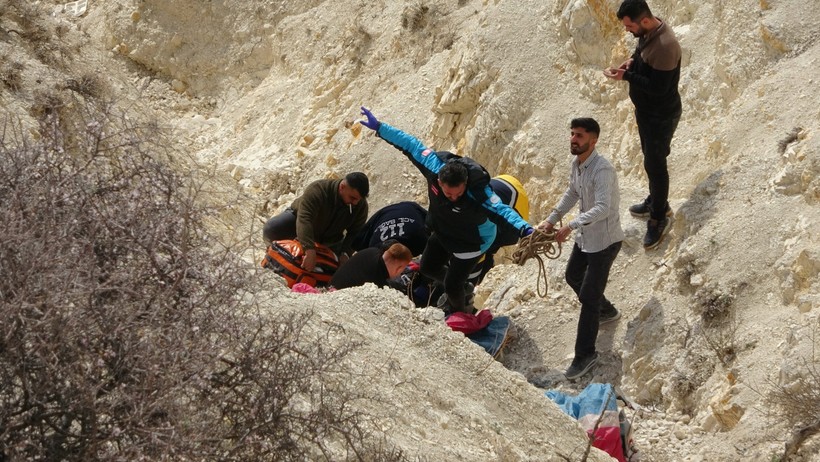 Paraşüte binen doktor canından oldu - Resim : 1