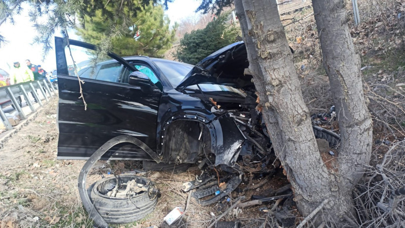 AKP’li belediye başkanı ve ailesi kaza geçirdi - Resim : 1