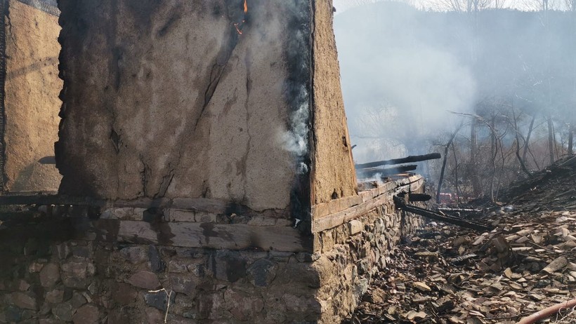 Kastamonu'da 100 yıllık un değirmeni alev alev yandı - Resim : 2