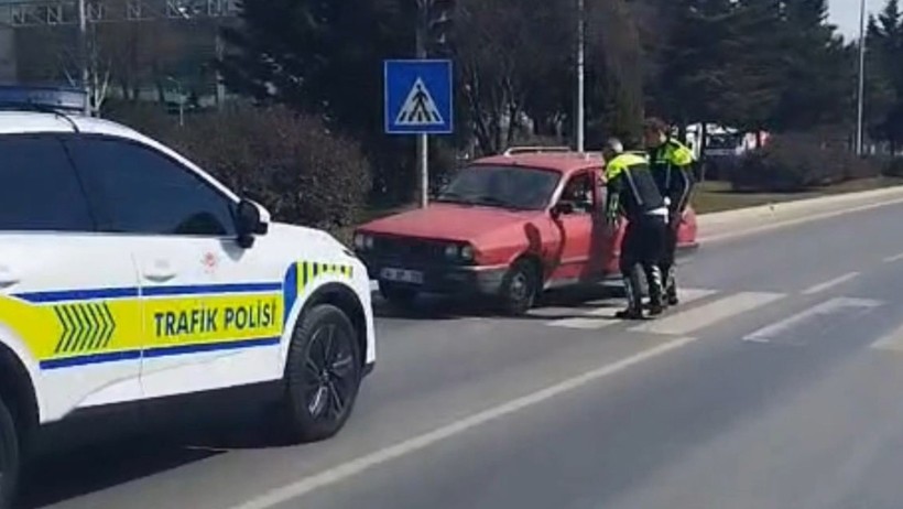 Faciayı polis önledi! Ters yönden ilerleyen aracın sürücüsü hayrete düşürdü - Resim : 1