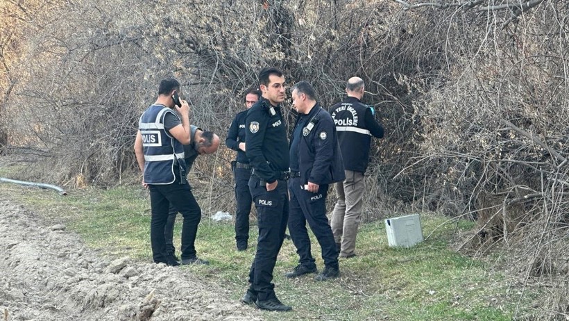 Polis boş arazide 3 kişiyi baygın, 1 kişi ölü halde buldu - Resim : 2