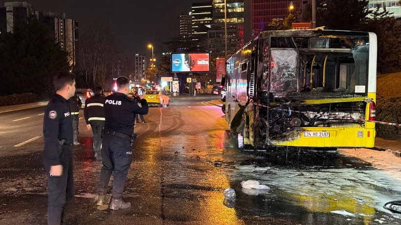 İETT otobüsü alev alev yandı - Resim : 1