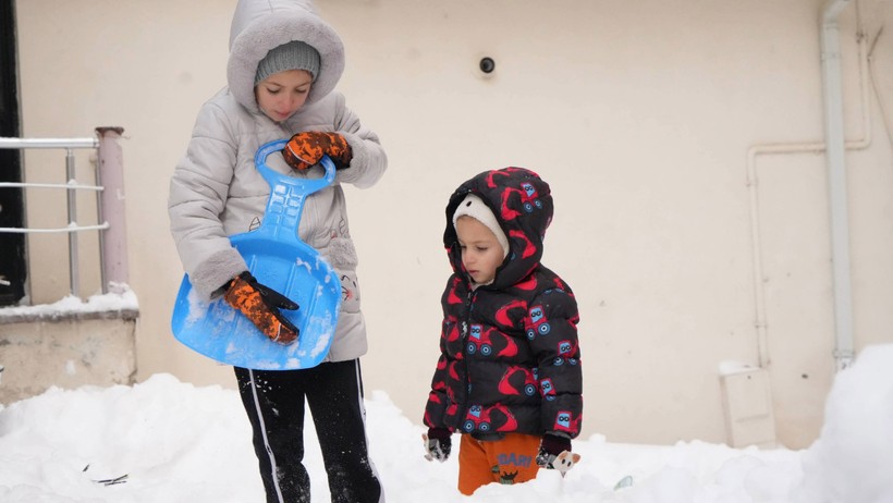 Kış geri geldi, birçok il ve ilçede eğitime kar engeli - Resim : 6