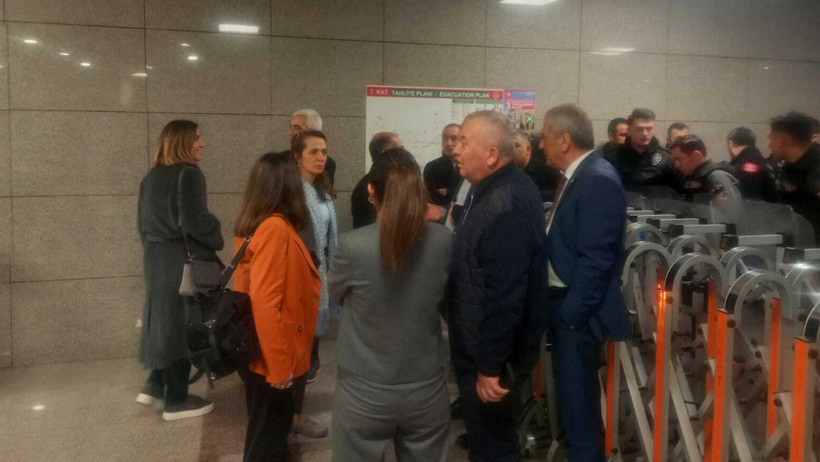 Ekrem İmamoğlu'nun savcılıktaki ifade işlemleri tamamlandı - Resim : 2