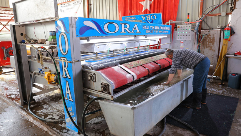 Bu halıların sahiplerini iki yıl boyunca bekledi - Resim : 1