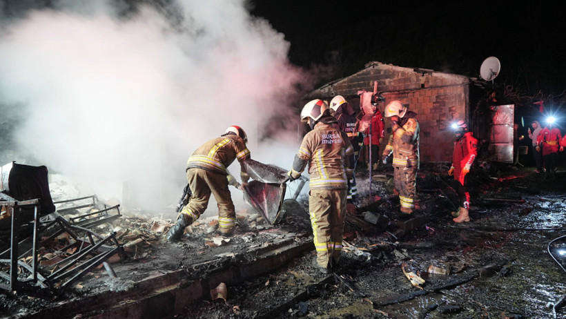 Faciadan dönüldü: 18 ahşap ev alev aldı - Resim : 2