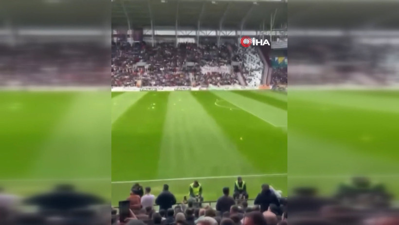Sosyal medyayı sallayan 'şampiyonluk' duası: Tribünde hatim etti - Resim : 1