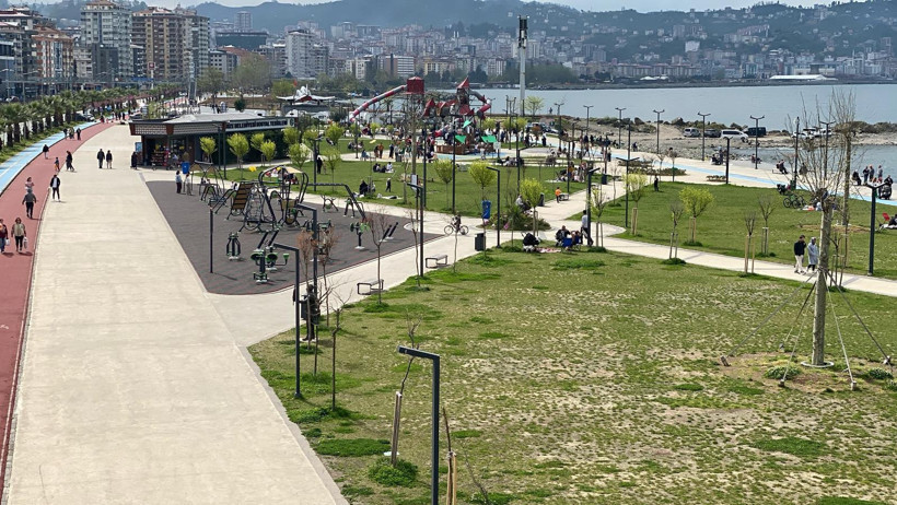 Karadeniz'de iki mevsim: Sahilde piknik, yükseklerde kayak - Resim : 1