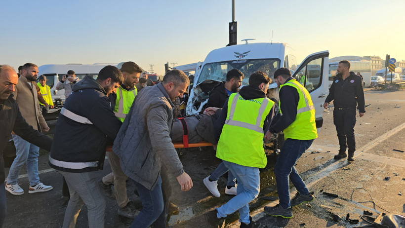 Tekirdağ'da 2 işçi servisi çarpıştı: 18 yaralı - Resim : 1