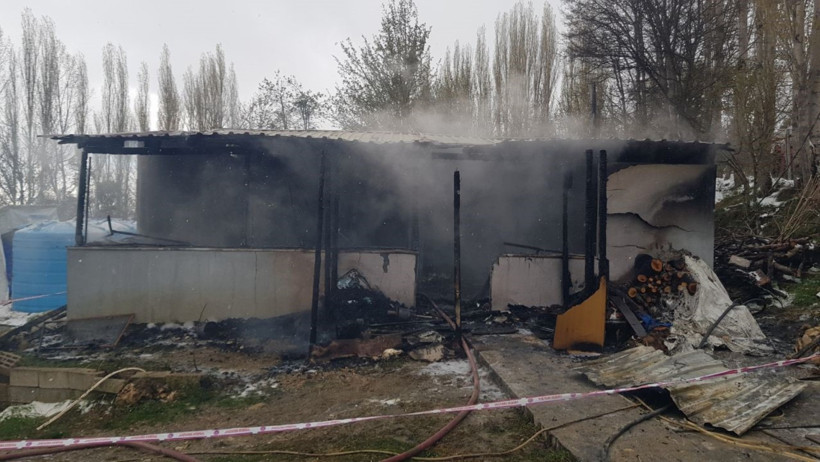 Sakarya'da korkunç yangın: İki çocuk öldü - Resim : 1