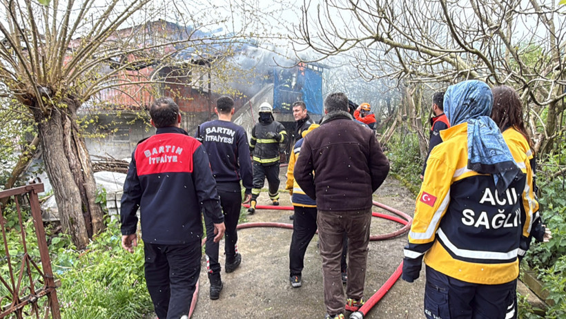 Alevlerin ortasında kalan yaşlı kadın öldü - Resim : 1