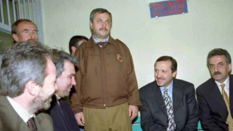 Hüseyin Kocabıyık, AKP’den ihraç edildi - Resim : 1