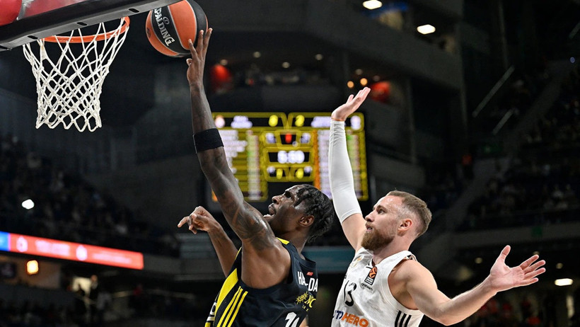 Fenerbahçeli Nigel Hayes-Davis, Euroleague 1'incisi oldu - Resim : 2