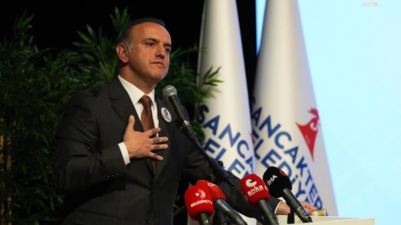 İmamoğlu'ndan bahsedince gözleri doldu, ara vermek zorunda kaldı - Resim : 1