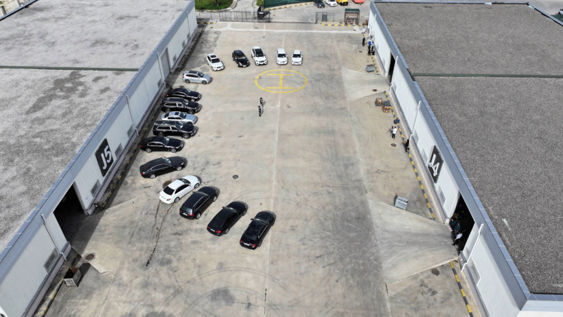 Sahte emeklilik belgesiyle sokacaklardı: Lüks otomobiller yakalandı - Resim : 2