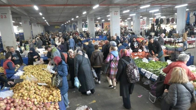 Kadıköy'de vatandaşlar geçim sıkıntısından isyan etti - Resim : 3
