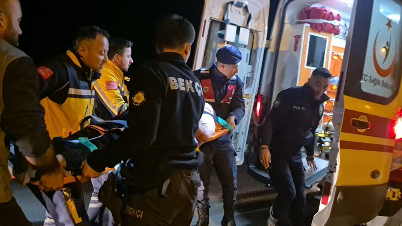 Kaza yaptı, kaçtığı polisler imdadına yetişti - Resim : 1