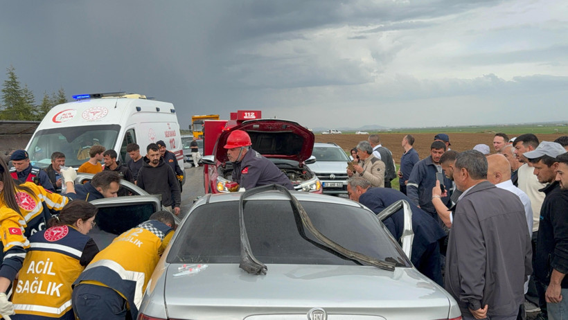 TIR'la çarpışan otomobil kağıt gibi ezildi: 1 ölü, 1 yaralı - Resim : 2