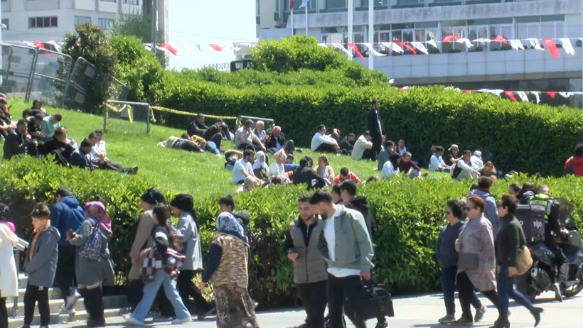 Depremden kaçanlar Gezi Parkı'na sığındı - Resim : 2