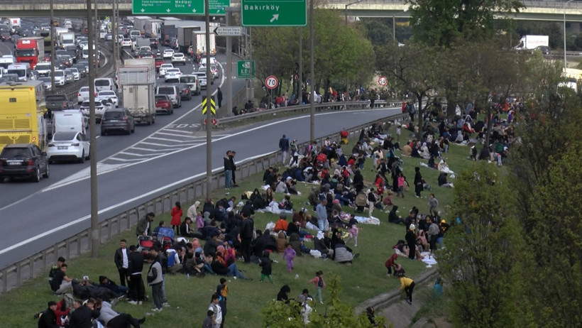 Depremden kaçanlar Gezi Parkı'na sığındı - Resim : 9