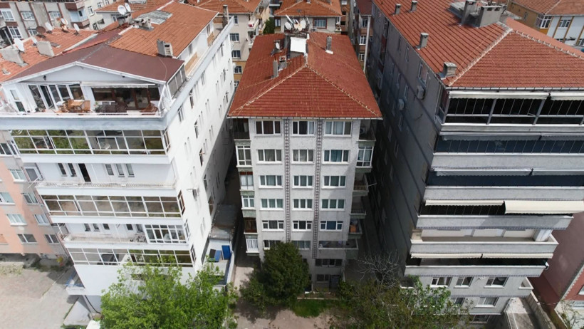 Deprem sonrası Küçükçekmece'de 5 bina boşaltıldı - Resim : 2