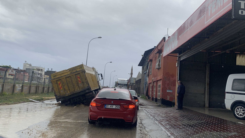 Adana'yı sağanak vurdu - Resim : 2