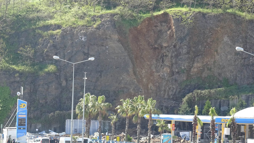 Heyelan faciasında dikkat çeken tabela - Resim : 1