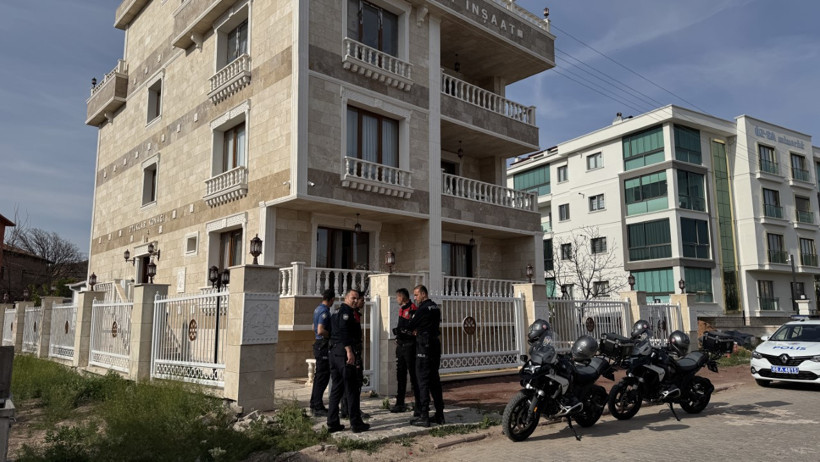 Çocukları odaya kitleyip dehşet saçtı: 2 ölü - Resim : 1